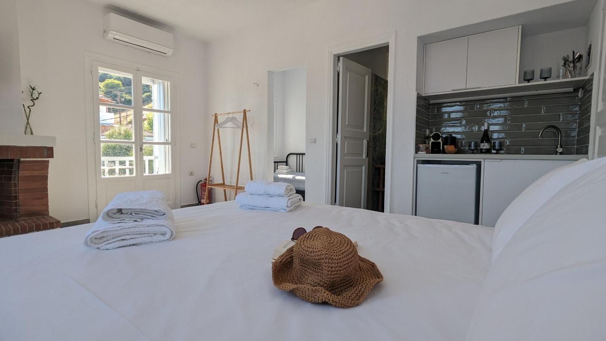 The Botanist Guesthouse Skopelos Eksteriør billede